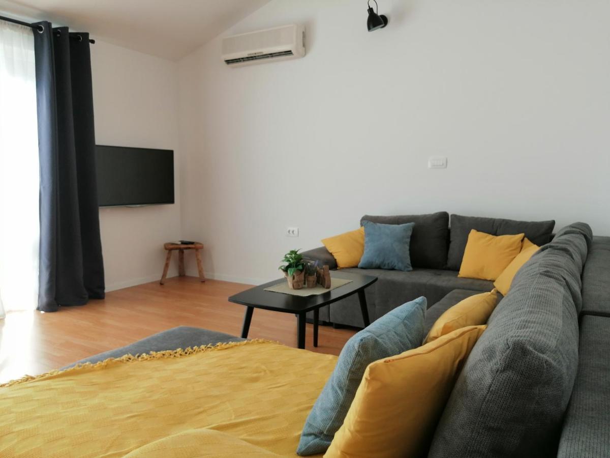 Apartment Near The Sea-Self Check-In Podstrana Exterior foto
